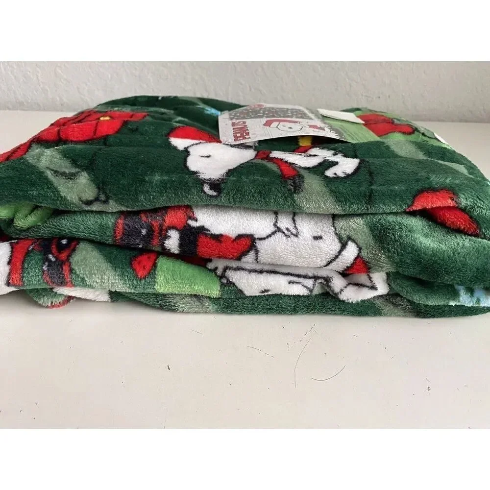 Peanuts Snoopy Christmas Lights Dog House‎ Santa Soft Throw Blanket 50 X 70” NEW